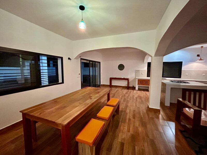 Maison meublée avec Wi-Fi à Soafeno