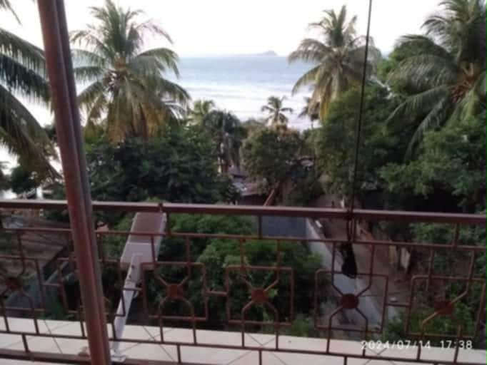 Appartement en plein centre-ville à 10m de la mer