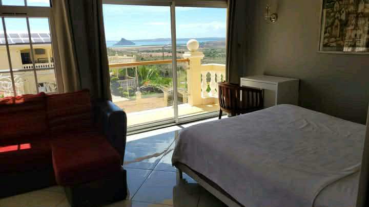 Maison avec piscine – Antafiamalama