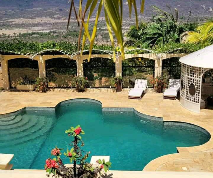 Maison avec piscine – Antafiamalama
