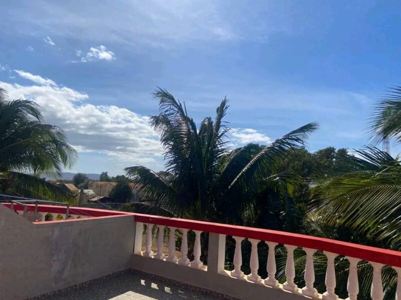 Appartement F2 , terrasse,vue/la saline