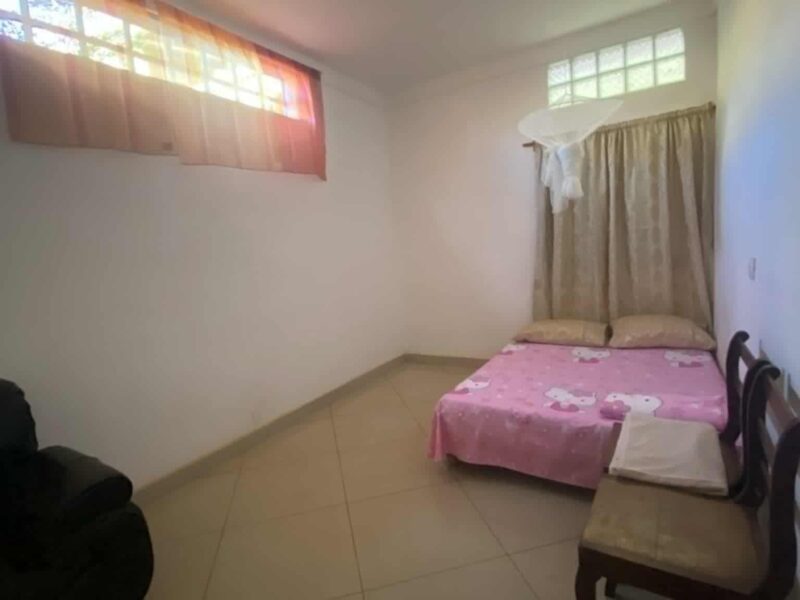 Maison de 2 chambres à l'étage