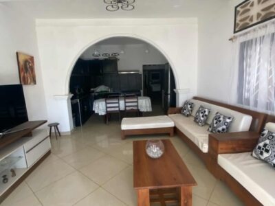 Maison de 2 chambres à l'étage