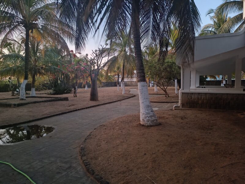 Domaine de 250m2 bâti, terrain de 6000 m2