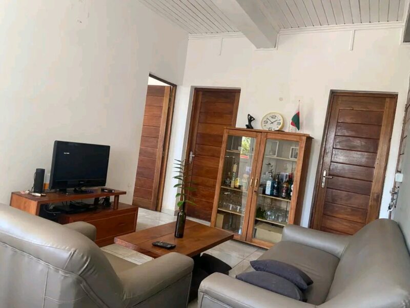 Appartement F2 , terrasse,vue/la saline