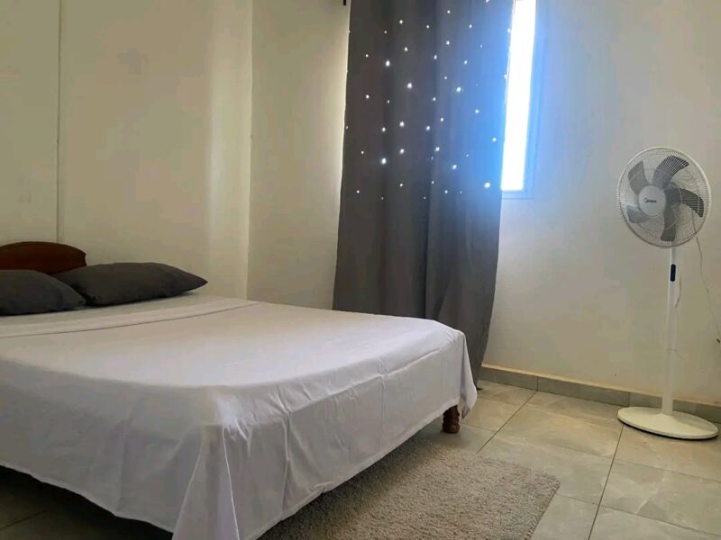 Appartement F2 , terrasse,vue/la saline