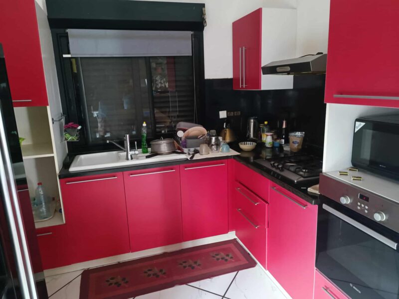 Appartement de 4 chambres - Eau et électricité non stop