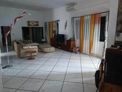 Appartement de 4 chambres - Eau et électricité non stop